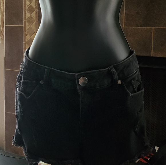 Astor Denim Black Distessed Shorts - Picture 10 of 10